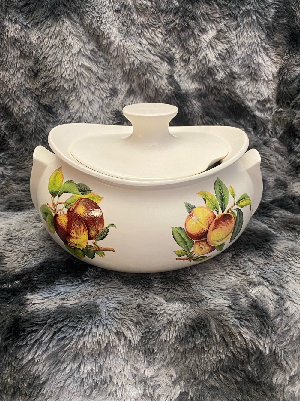 Vintage Soup Tureen without spoon